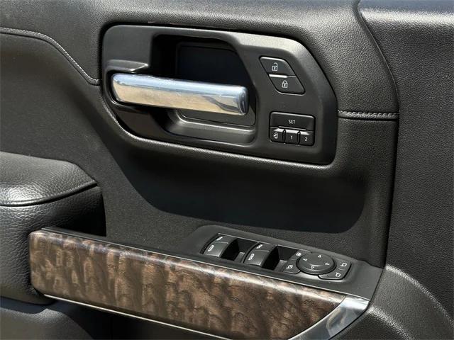 Photo of 2021 White Frost Tricoat GMC Sierra 1500