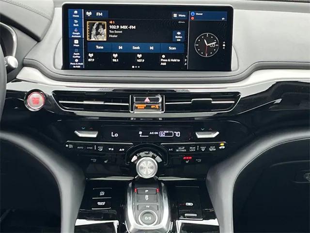 Photo of 2025 Majestic Black Pearl Acura MDX