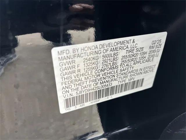 Photo of 2025 Majestic Black Pearl Acura MDX