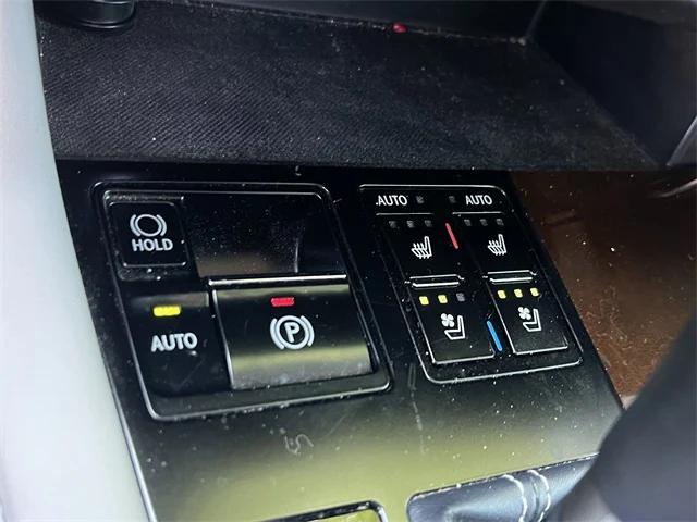 Photo of 2019 Atomic Silver Lexus RX 350