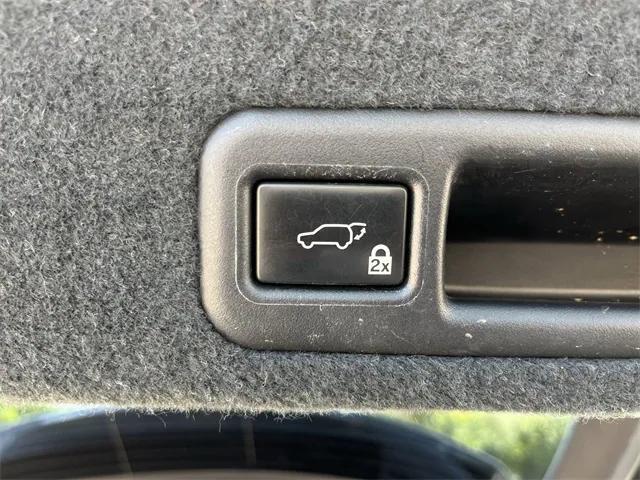 Photo of 2019 Atomic Silver Lexus RX 350