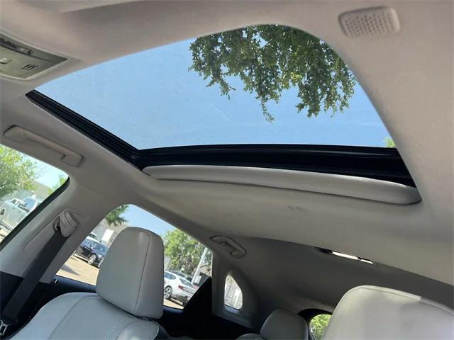 Photo of 2019 Atomic Silver Lexus RX 350