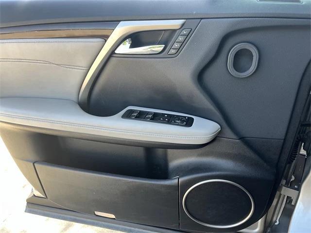 Photo of 2019 Atomic Silver Lexus RX 350