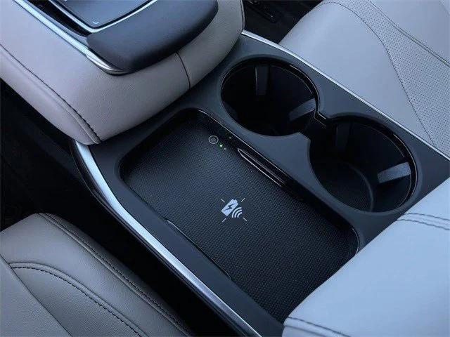Photo of 2025 Platinum White Pearl Acura RDX