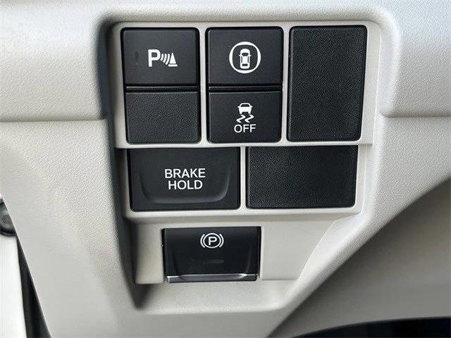 Photo of 2025 Platinum White Pearl Acura RDX
