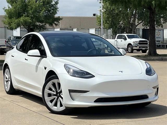 Photo of 2022 Pearl White Multi-Coat Tesla Model 3