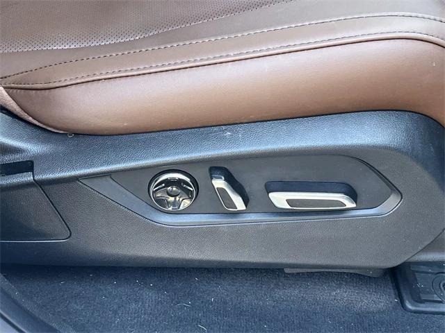 Photo of 2024 Platinum White Pearl Acura MDX