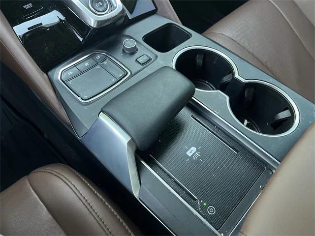 Photo of 2024 Platinum White Pearl Acura MDX