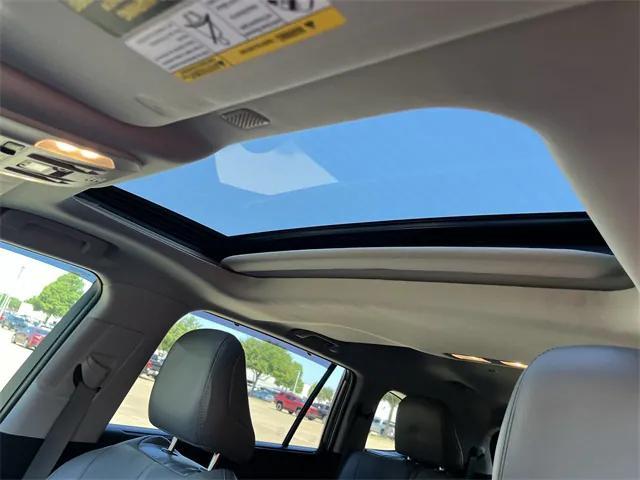 Photo of 2021 Magnetic Gray Metallic Toyota Highlander Hybrid