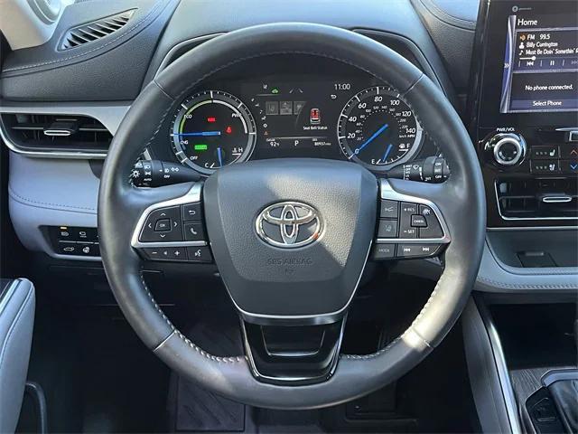 Photo of 2021 Magnetic Gray Metallic Toyota Highlander Hybrid