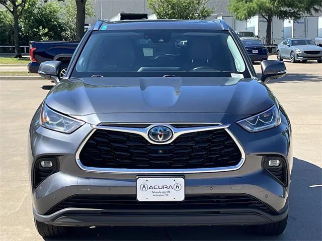 Photo of 2021 Magnetic Gray Metallic Toyota Highlander Hybrid