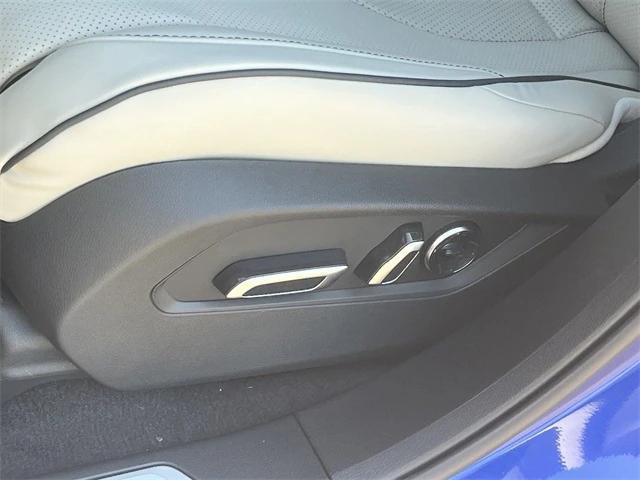 Photo of 2025 Platinum White Pearl Acura RDX
