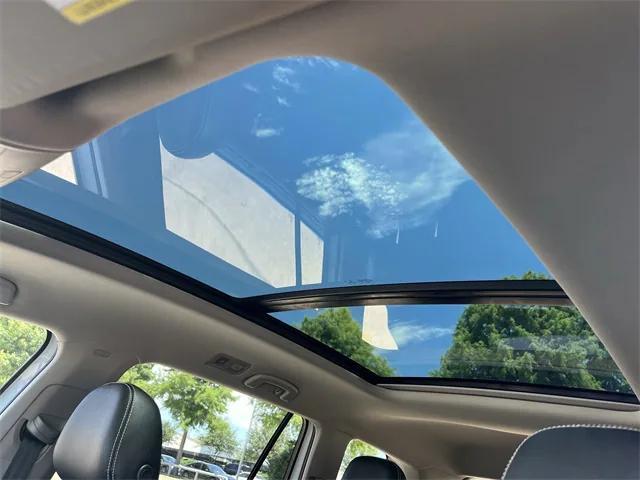 Photo of 2021 Pure White Volkswagen Atlas