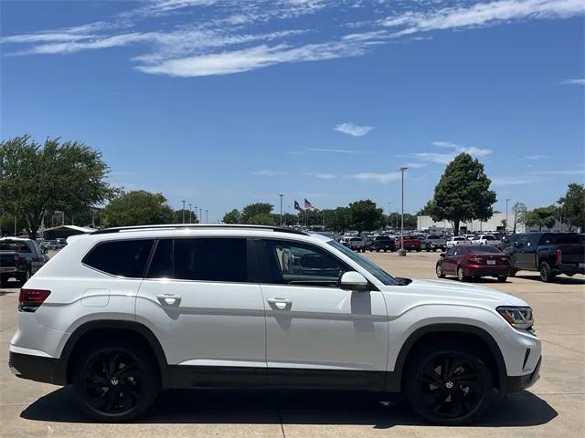 Photo of 2021 Pure White Volkswagen Atlas