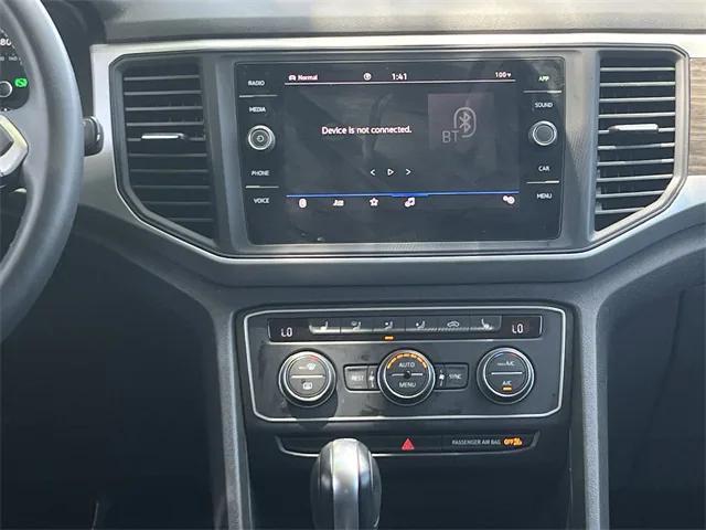 Photo of 2021 Pure White Volkswagen Atlas