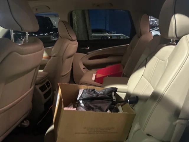 Photo of 2017 White Diamond Pearl Acura MDX