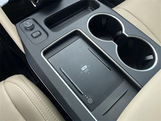Photo of 2026 Platinum White Pearl Acura MDX