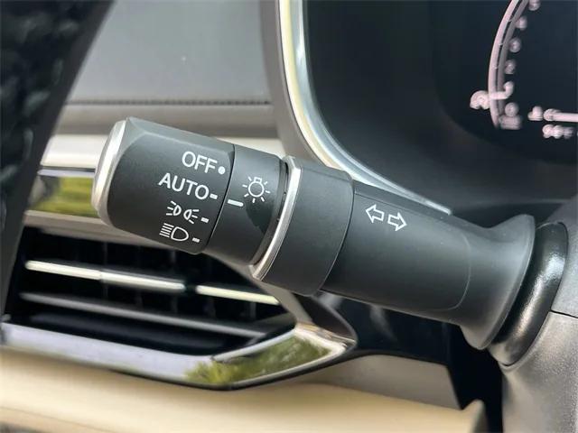 Photo of 2026 Platinum White Pearl Acura MDX