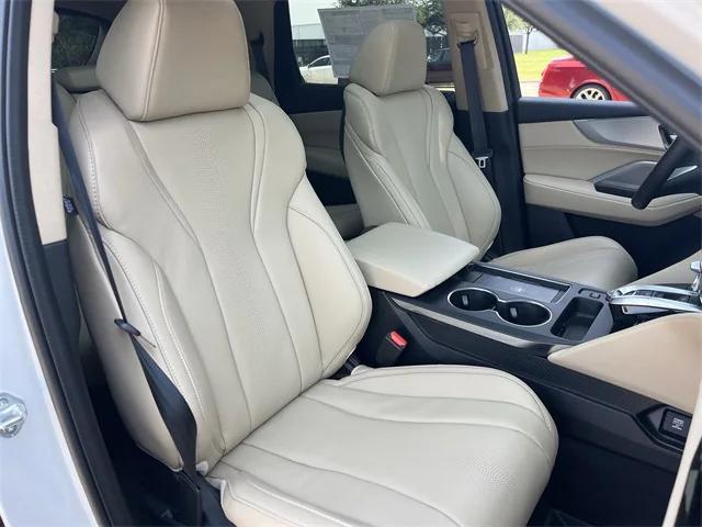 Photo of 2026 Platinum White Pearl Acura MDX