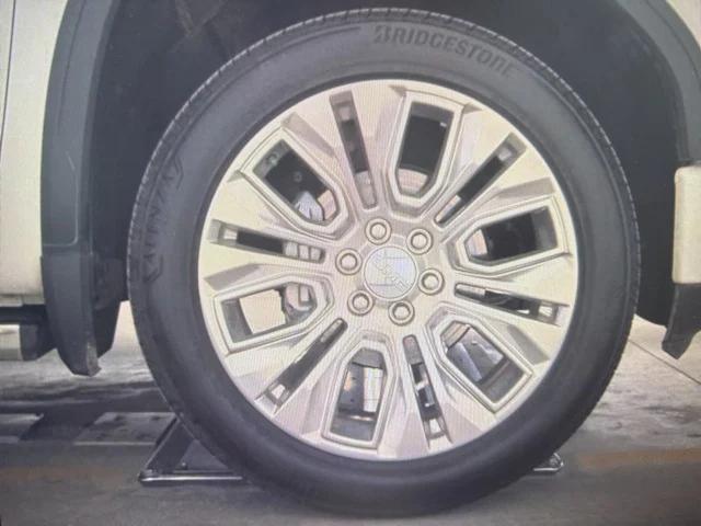Photo of 2022 White Frost Tricoat GMC Sierra 1500