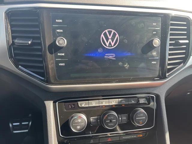 Photo of 2023 Pyrite Silver Metallic Volkswagen Atlas Cross Sport