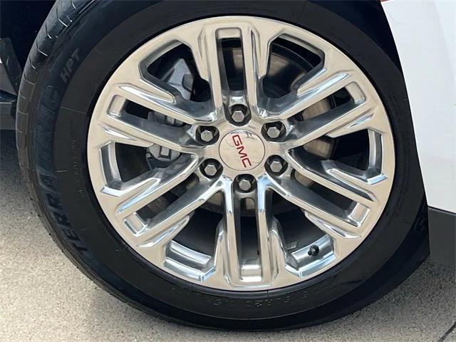Photo of 2022 Summit White GMC Yukon