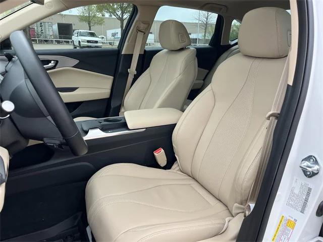 Photo of 2025 Platinum White Pearl Acura TLX