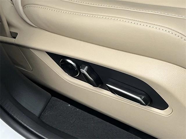 Photo of 2025 Platinum White Pearl Acura TLX