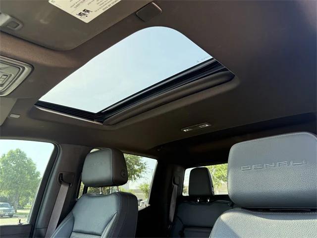 Photo of 2020 Onyx Black GMC Sierra 1500