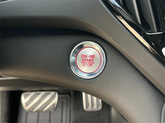 Photo of 2025 Platinum White Pearl Acura RDX