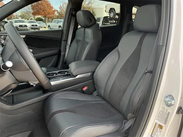 Photo of 2025 Platinum White Pearl Acura RDX