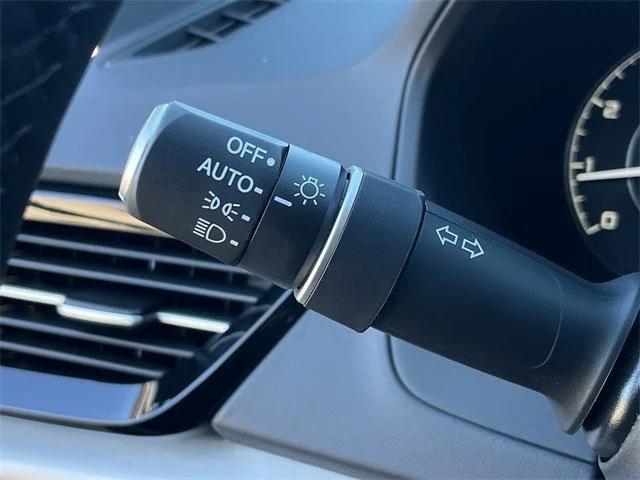 Photo of 2025 Liquid Carbon Metallic Acura RDX