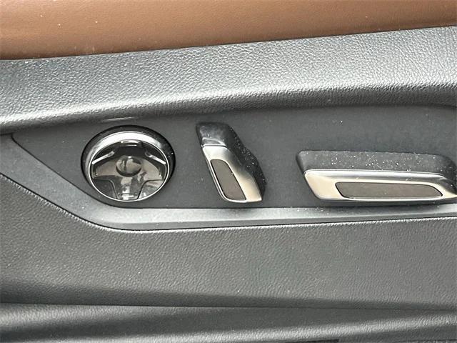 Photo of 2024 Majestic Black Pearl Acura MDX
