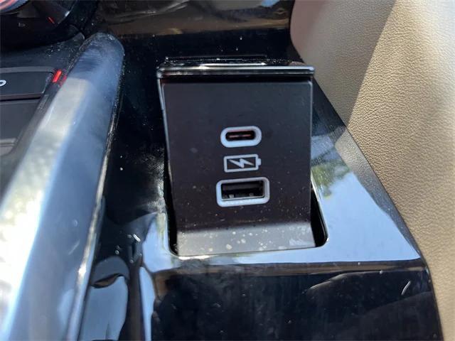 Photo of 2022 Majestic Black Pearl Acura MDX