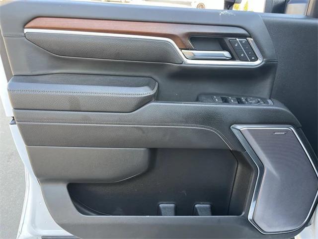 Photo of 2024 White Frost Tricoat GMC Sierra 3500