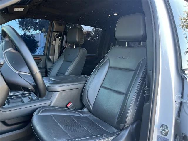 Photo of 2024 White Frost Tricoat GMC Sierra 3500