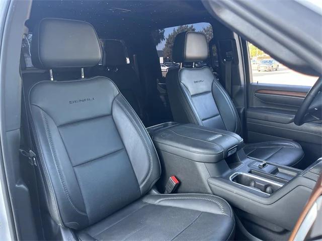Photo of 2024 White Frost Tricoat GMC Sierra 3500