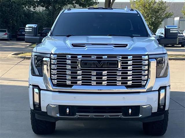 Photo of 2024 White Frost Tricoat GMC Sierra 3500