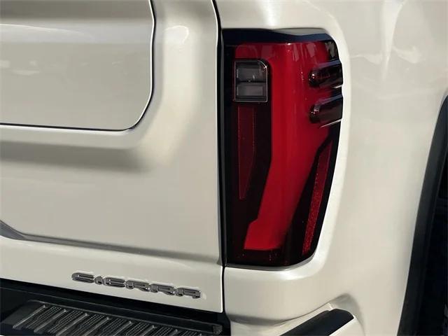 Photo of 2024 White Frost Tricoat GMC Sierra 3500