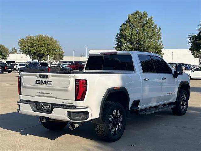 Photo of 2024 White Frost Tricoat GMC Sierra 3500