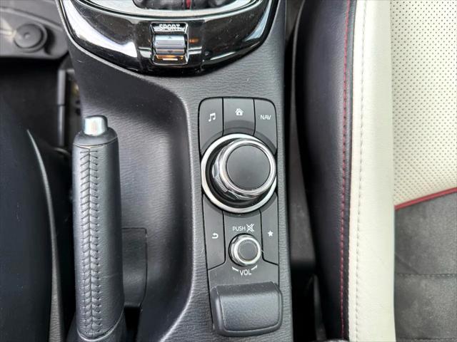 Photo of 2016 Crystal White Pearl Mica Mazda CX-3