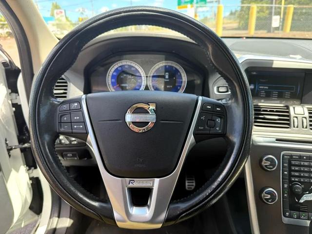 Photo of 2011 Ice White Volvo XC60