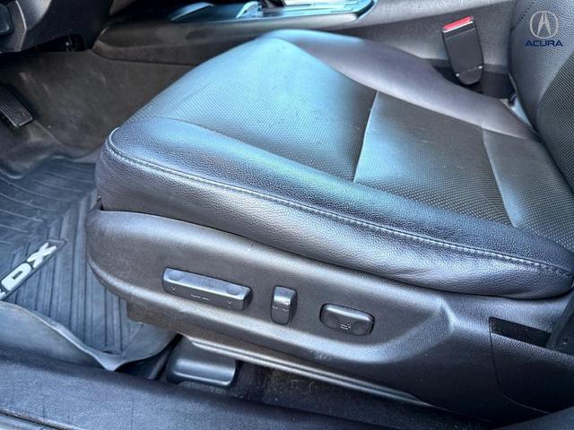 Photo of 2016 Crystal Black Pearl Acura RDX