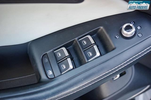 Photo of 2015 Florett Silver Metallic Audi SQ5