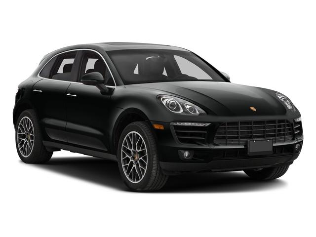 Photo of 2017 Blue Porsche Macan