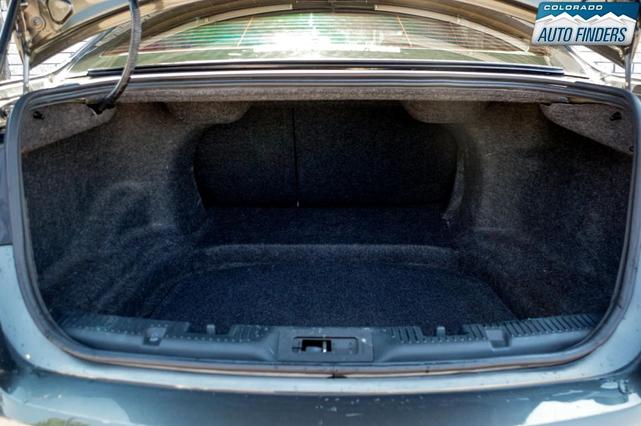 Photo of 2018 Magnetic Metallic Ford Taurus