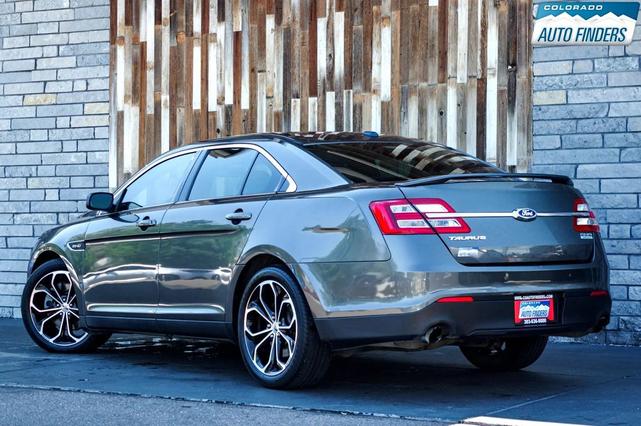 Photo of 2018 Magnetic Metallic Ford Taurus