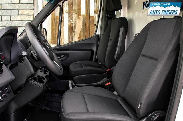 Photo of 2019 White Mercedes-Benz Sprinter 3500