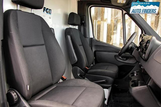 Photo of 2019 White Mercedes-Benz Sprinter 3500