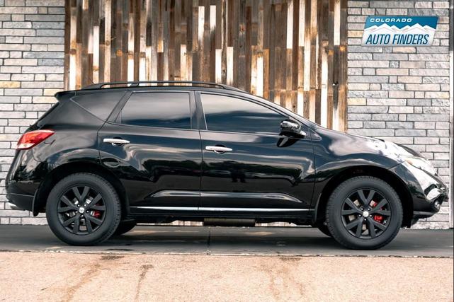Photo of 2014 Super Black Nissan Murano